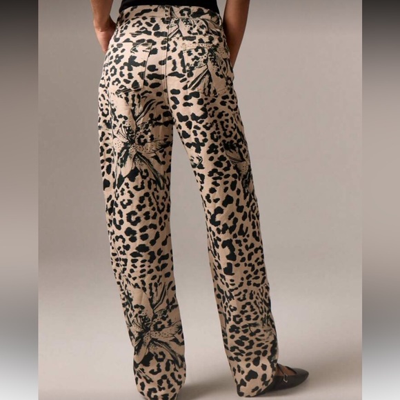 Chic Leopard Print Women's Pants - Picture 2 of 5